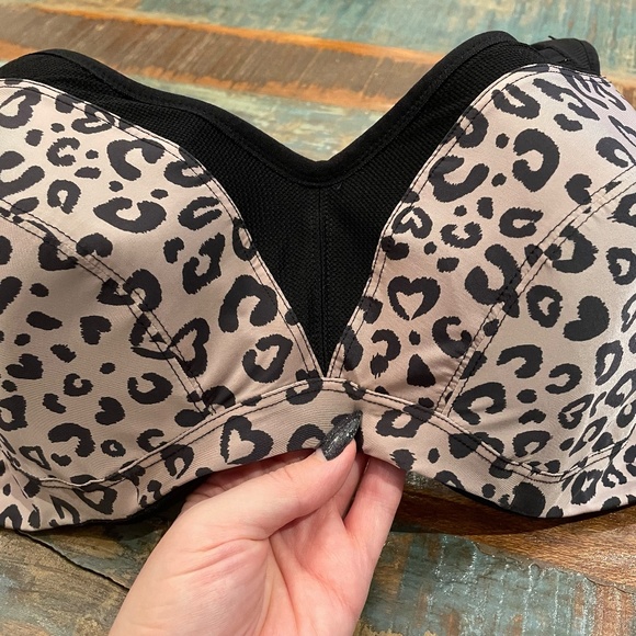 TORRID Mid Impact Leopard Print Underwire Sports Bra NWOT - Picture 5 of 14